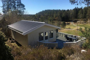 Newly renovated rustic seaside cabin Bærøy 3 boat